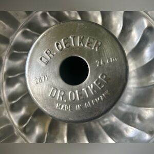 Dr. Oetker Metal Bundt Pan